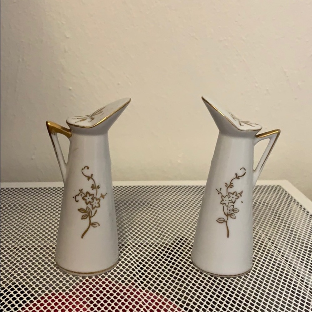 Mid Century Mod Salt + Pepper Shakers